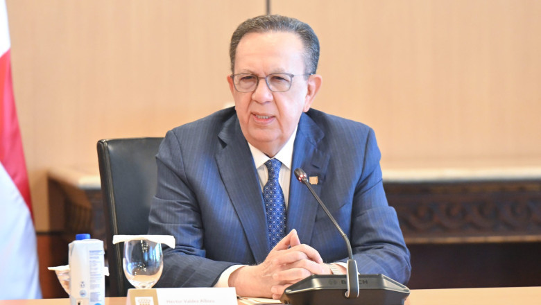 Valdez Albizu se reunió con los ejecutivos de la Cámara Dominicana del Mercado de Capitales